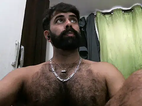 Snapshot of indianhairybull chatting on 03.10.25 indianhairybull online show from 03.10.25
