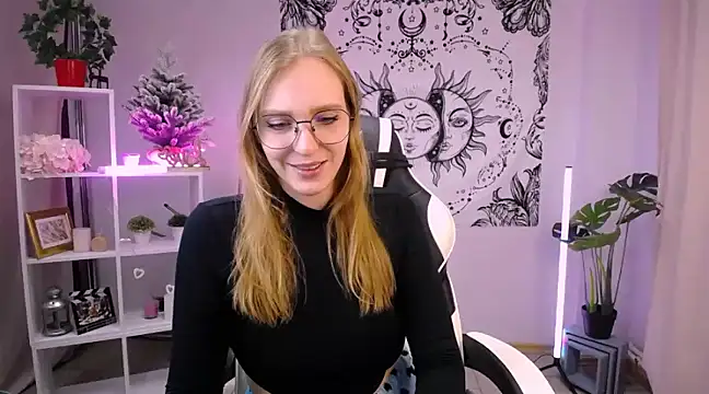 VeronicaAndersen online show from 02.13.25