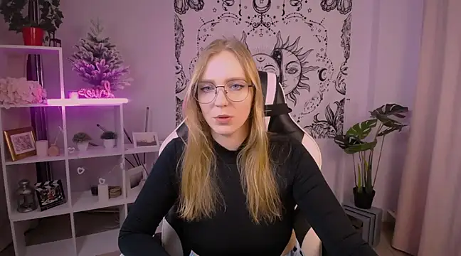 VeronicaAndersen online show from 02.15.25
