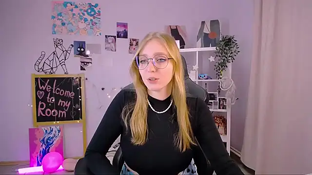 VeronicaAndersen online show from 02.19.25