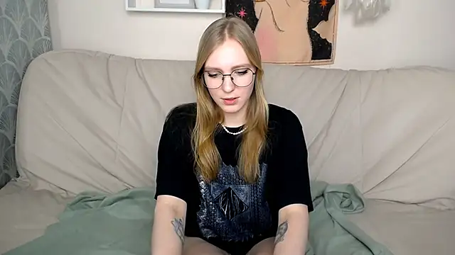 VeronicaAndersen online show from 02.21.25