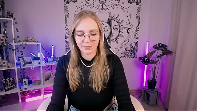 VeronicaAndersen online show from 02.25.25