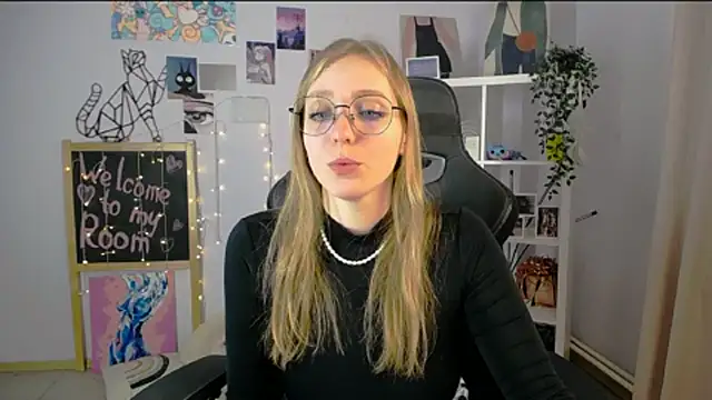 VeronicaAndersen online show from 03.16.25
