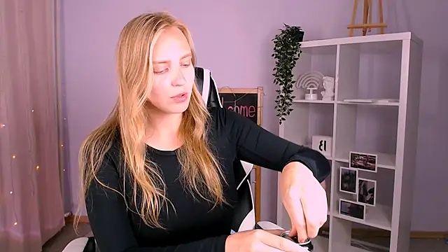VeronicaAndersen online show from 09.09.25