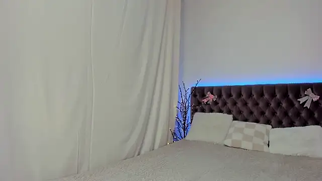 Snapshot of Ella_Mayers chatting on 03.06.25 Ella Mayers online show from 03.06.25