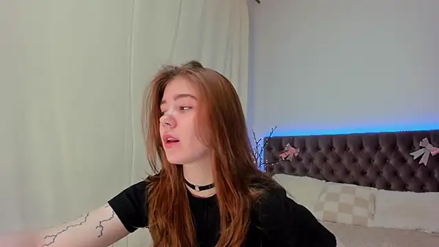 Snapshot of Ella_Mayers chatting on 03.07.25 Ella Mayers online show from 03.07.25