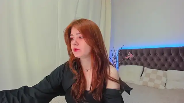 Snapshot of Ella_Mayers chatting on 03.15.25 Ella Mayers online show from 03.15.25