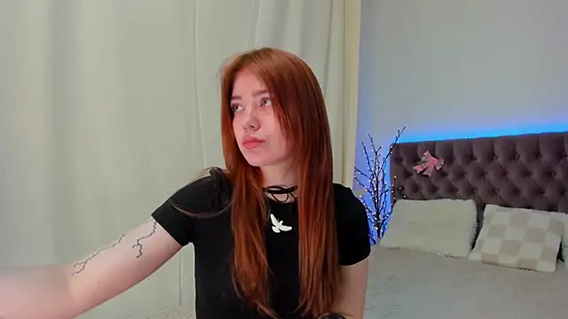 Snapshot of Ella_Mayers chatting on 03.20.25 Ella Mayers online show from 03.20.25