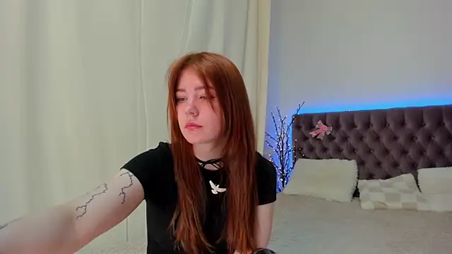 Snapshot of Ella_Mayers chatting on 03.20.25 Ella Mayers online show from 03.20.25