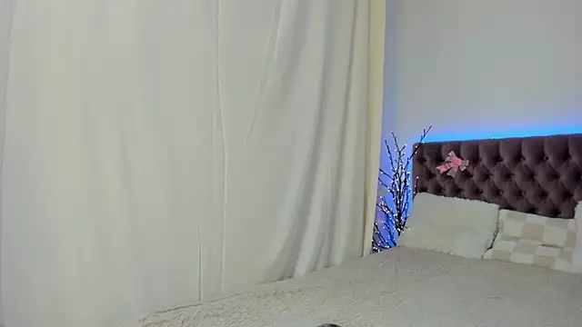 Snapshot of Ella_Mayers chatting on 03.21.25 Ella Mayers online show from 03.21.25