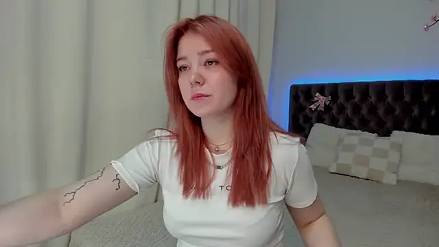 Snapshot of Ella_Mayers chatting on 09.14.25 Ella Mayers online show from 09.14.25