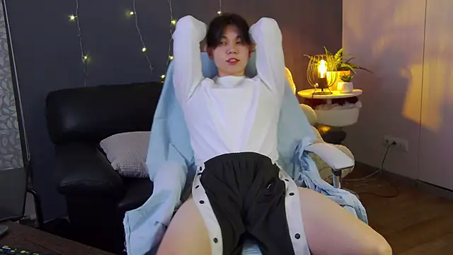 Snapshot of just_gay_ chatting on 02.14.25 just gay  online show from 02.14.25