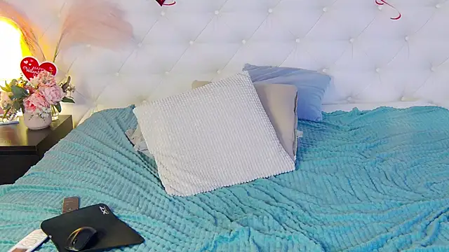 Snapshot of just_gay_ chatting on 02.19.25 just gay  online show from 02.19.25