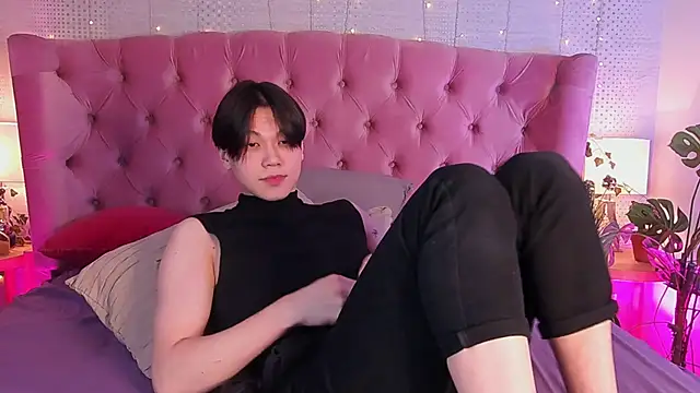 Snapshot of just_gay_ chatting on 03.08.25 just gay  online show from 03.08.25