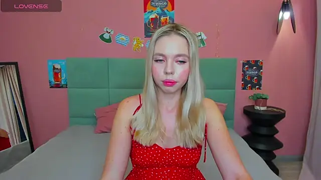 TessaAdorable online show from 09.23.25