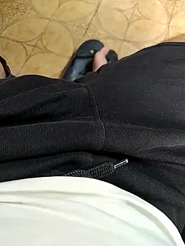 Snapshot of NAvoglia chatting on 10.31.25 NAvoglia online show from 10.31.25