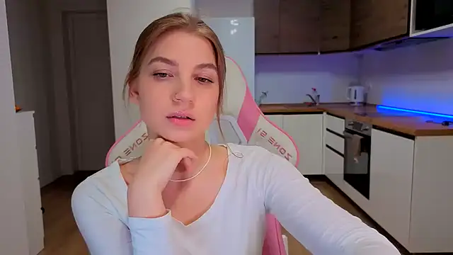 Enjoy everymoment  online show from 03.18.26