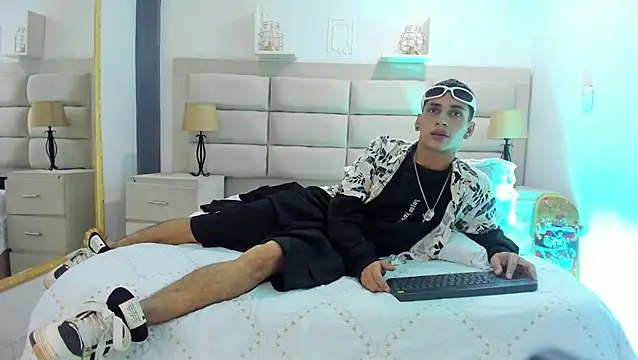 JhoanLeandro online show from 02.07.25