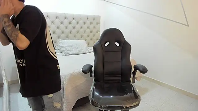 JhoanLeandro online show from 10.11.25