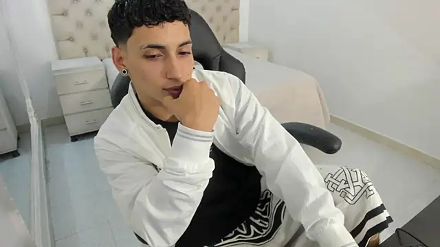 JhoanLeandro online show from 10.19.25