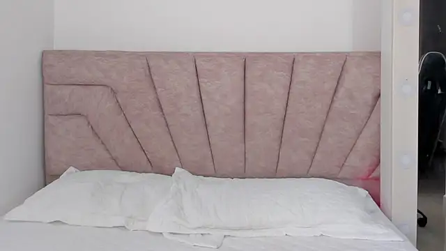 leahaltomm online show from 10.29.25