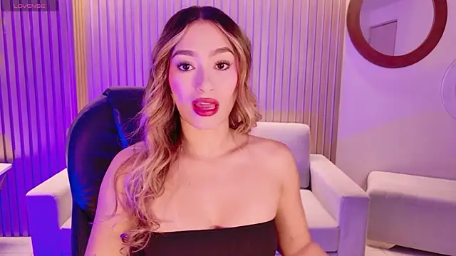 AmaiaHaywood online show from 11.14.25