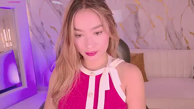 AmaiaHaywood online show from 11.27.25