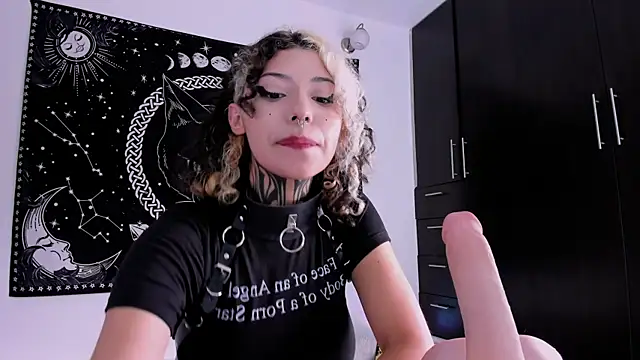 hazellwitch online show from 03.05.25