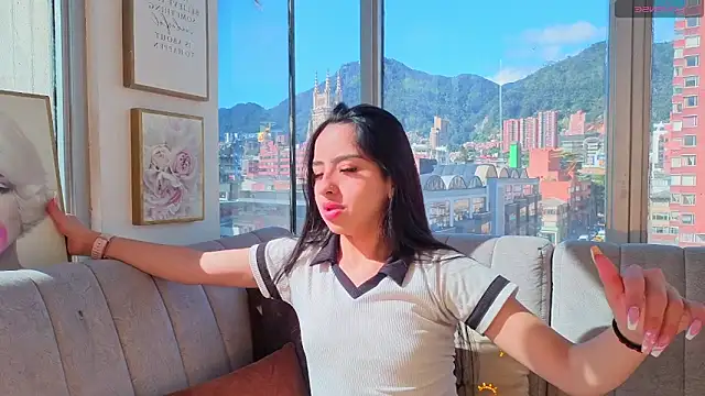 Daphne chers online show from 10.24.25