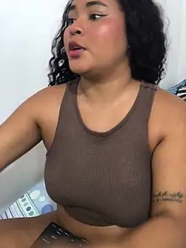 Snapshot of Marce_777 chatting on 03.18.25 Marce 777 online show from 03.18.25