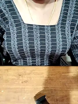 Snapshot of Tamil_Radha chatting on 09.11.25 Tamil Radha online show from 09.11.25