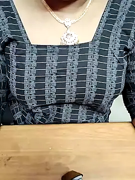 Snapshot of Tamil_Radha chatting on 09.28.25 Tamil Radha online show from 09.28.25