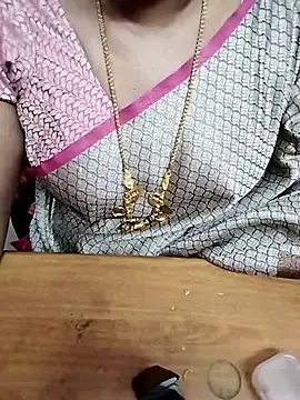 Snapshot of Tamil_Radha chatting on 10.08.25 Tamil Radha online show from 10.08.25