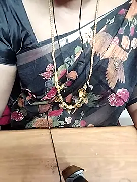 Snapshot of Tamil_Radha chatting on 10.12.25 Tamil Radha online show from 10.12.25