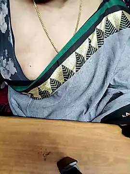 Snapshot of Tamil_Radha chatting on 10.18.25 Tamil Radha online show from 10.18.25