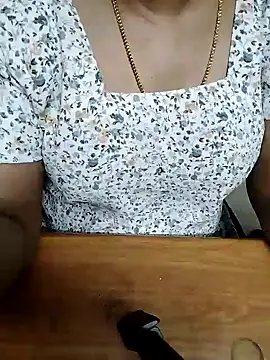 Snapshot of Tamil_Radha chatting on 10.22.25 Tamil Radha online show from 10.22.25