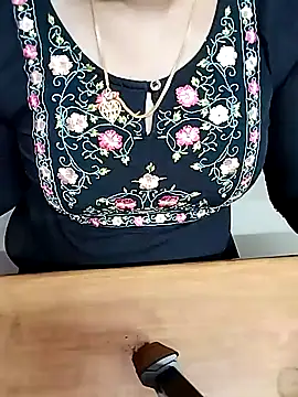 Snapshot of Tamil_Radha chatting on 10.27.25 Tamil Radha online show from 10.27.25