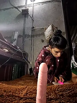 Snapshot of Ariell_Kieran chatting on 02.24.25 Ariell Kieran online show from 02.24.25