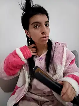 Snapshot of Ariell_Kieran chatting on 03.22.25 Ariell Kieran online show from 03.22.25