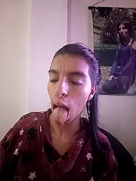 Snapshot of Ariell_Kieran chatting on 09.30.25 Ariell Kieran online show from 09.30.25