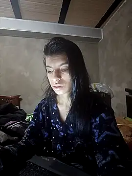 Snapshot of Ariell_Kieran chatting on 10.11.25 Ariell Kieran online show from 10.11.25