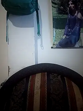 Snapshot of Ariell_Kieran chatting on 10.13.25 Ariell Kieran online show from 10.13.25