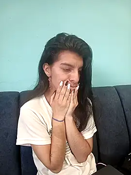 Snapshot of Ariell_Kieran chatting on 10.29.25 Ariell Kieran online show from 10.29.25