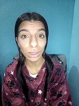 Snapshot of Ariell_Kieran chatting on 10.31.25 Ariell Kieran online show from 10.31.25