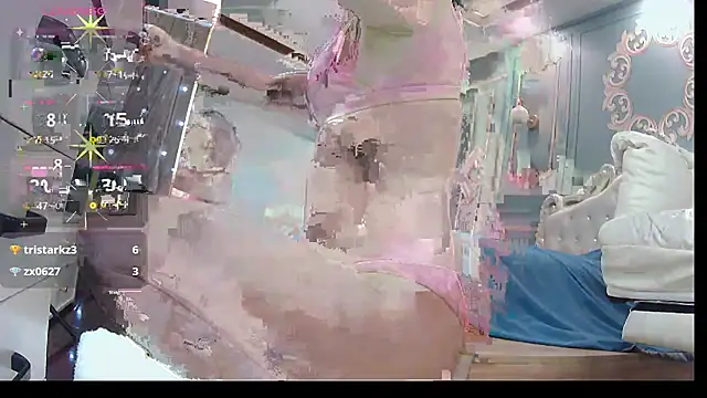 Snapshot of LucianaMe chatting on 03.20.25 LucianaMe online show from 03.20.25