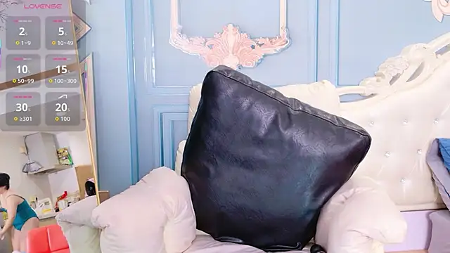 LucianaMe online show from 11.26.25