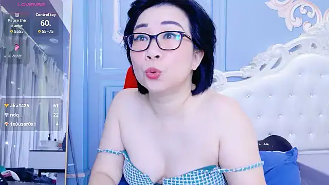 LucianaMe online show from 12.15.25