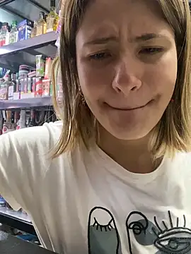 Andrea18 blonde online show from 11.13.25