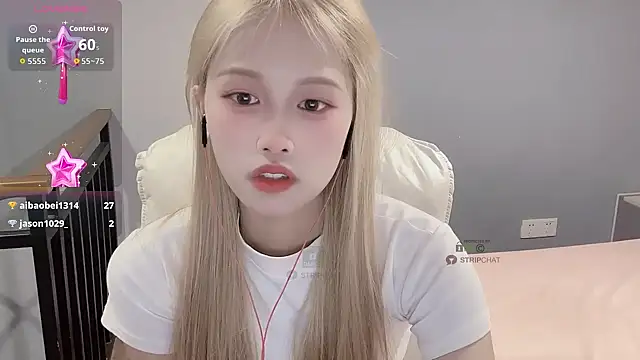 xunian71O online show from 10.03.25