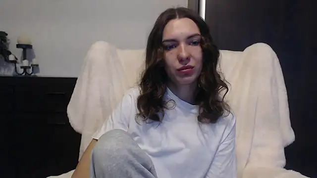 Snapshot of aurora_lust chatting on 10.23.25 aurora lust online show from 10.23.25